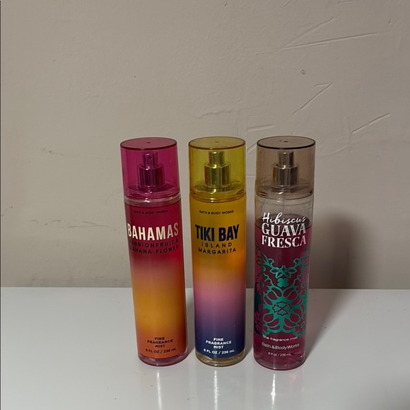 Bath & Body Works Fragrance Trio - Pink, Orange, Silver
Used - Picture 1 of 8